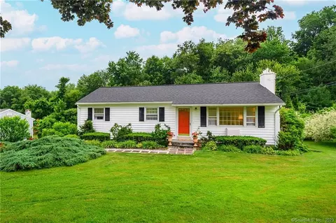 78 Possum Dr, New Fairfield, CT 06812