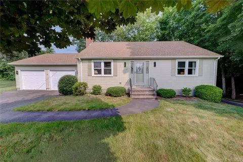 22 Seneca Rd, Plainville, CT 06062