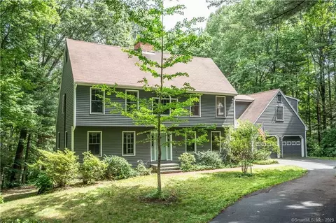 19 Tanglewood Dr, Canton, CT 06019