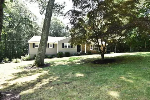 40 Theresa Ct, Stamford, CT 06907