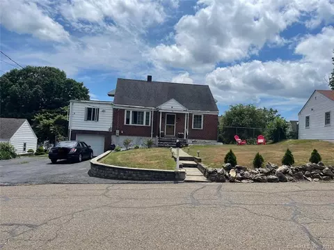 46 Rosemary Dr, Bridgeport, CT 06606