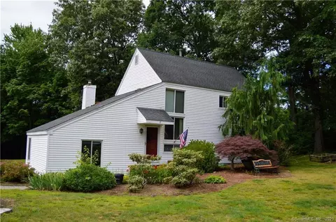 2 Hurley Hill Ln, Bristol, CT 06010