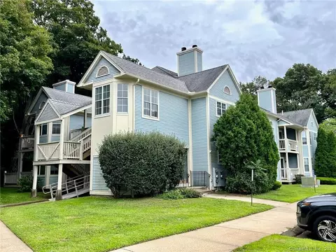 75 Redwood Dr #401, East Haven, CT 06513