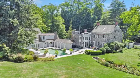 207 Farms Rd, Stamford, CT 06903