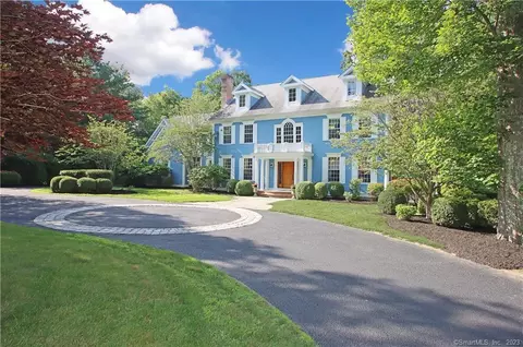 15 Hampton Dr, Woodbridge, CT 06525