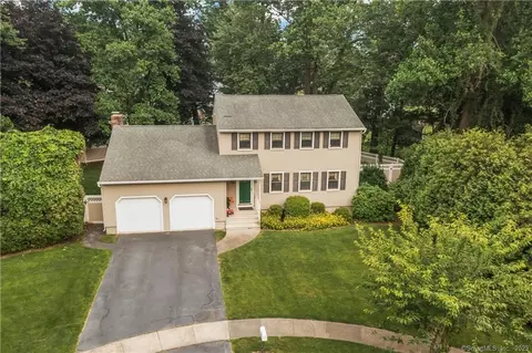 290 Deerfield Dr, Stratford, CT 06614