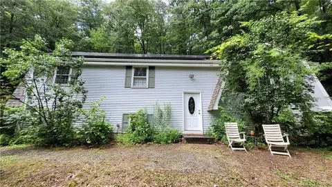 734 Cherry Brook Rd, Canton, CT 06019