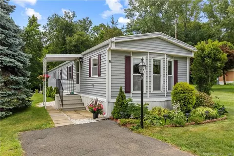 9 Valley Ln, Prospect, CT 06712