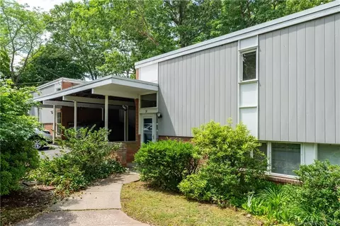 37 N Lake Dr #37, Hamden, CT 06517