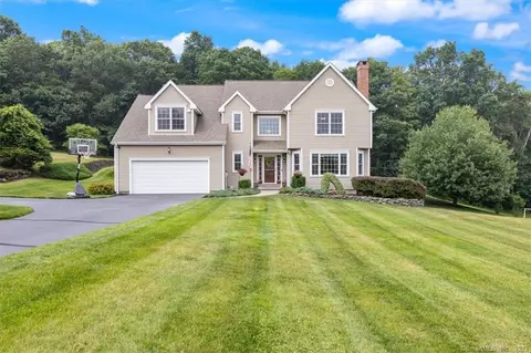 274 Old Farms W, Middletown, CT 06457