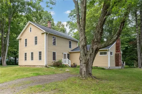 9 Beecher Rd, Woodbridge, CT 06525