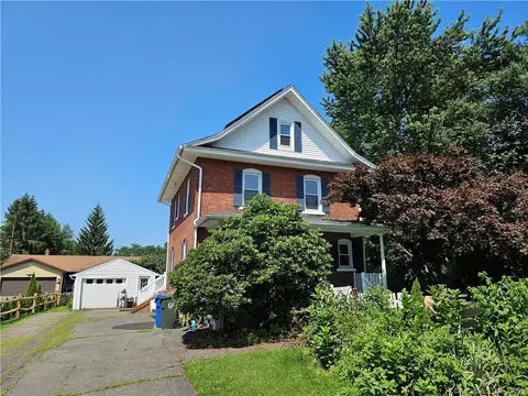 165 Maple Hill Ave, Newington, CT 06111