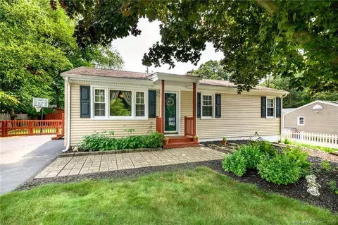 43 Ida Ave, Derby, CT 06418