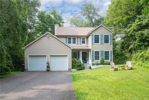 21 Candlewood Dr, Danbury, CT 06810