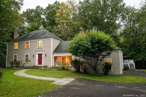 31 Mayflower Dr, Wilton, CT 06897