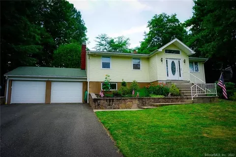 31 Side Hill Dr, Durham, CT 06422