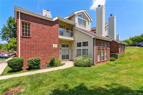 111 Carriage Crossing Ln #111, Middletown, CT 06457