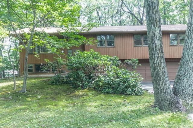 18 Briarwood Ln, Vernon, CT 06066