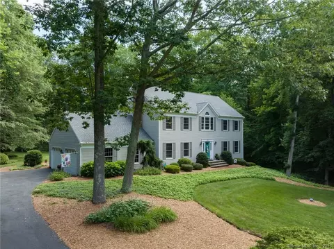 50 Beacon Hill Dr, Southbury, CT 06488