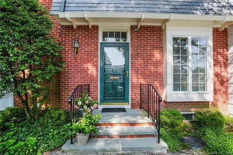 330 Elm St #15, New Canaan, CT 06840