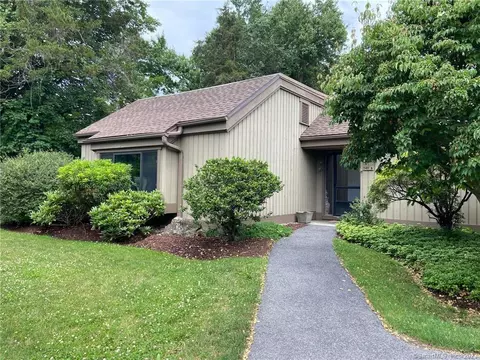 540 Heritage Vlg #A, Southbury, CT 06488