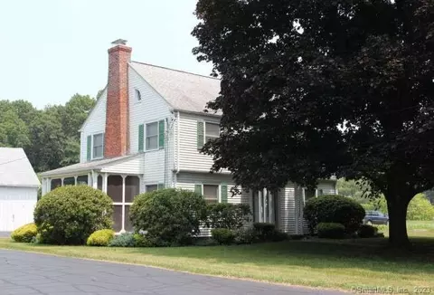 18 Hills St, Manchester, CT 06040