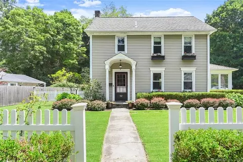 52 New St, Ridgefield, CT 06877