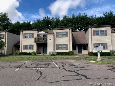 909 Twin Circle Dr #909, South Windsor, CT 06074