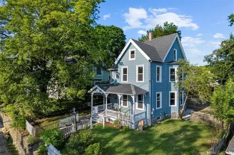 14 Clinton St, Waterbury, CT 06710