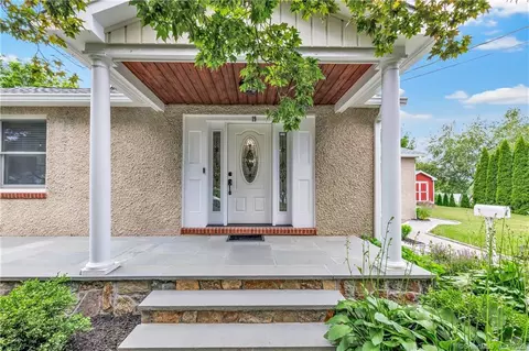 19 Lindberg St, Bethel, CT 06801