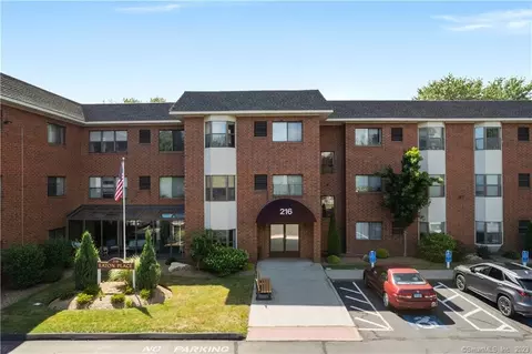 216 Quinnipiac Ave #216, North Haven, CT 06473