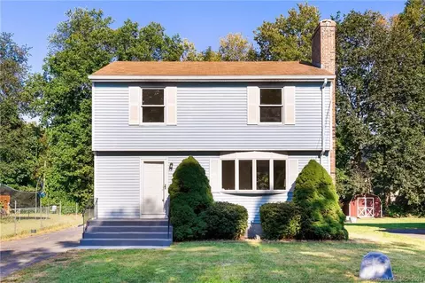 7 Oakland Ter, Manchester, CT 06042