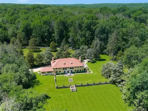 30 Mark Twain Ln, Redding, CT 06896