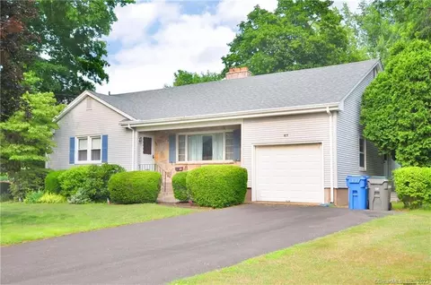 67 Keeney St, Manchester, CT 06040
