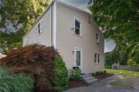 14 Campfield Dr, Fairfield, CT 06825