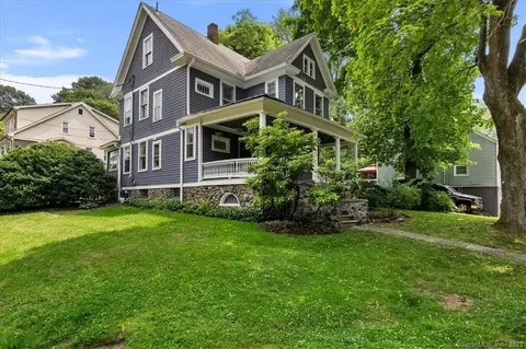 568 Columbia Blvd Ext, Waterbury, CT 06704