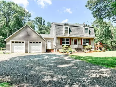 319 Dow Rd, Plainfield, CT 06374
