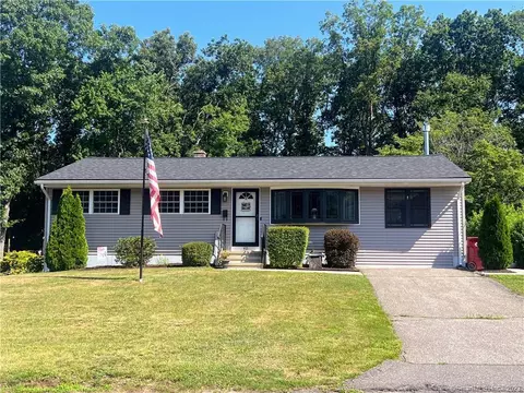 40 Fairwood Rd, Naugatuck, CT 06770