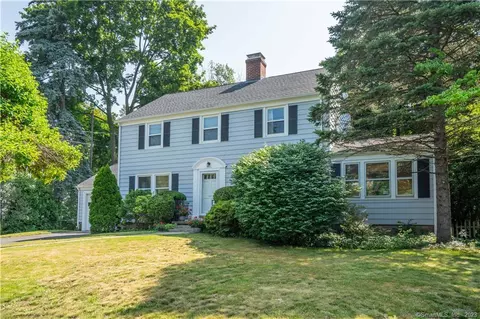 465 Ridge Rd, Hamden, CT 06517