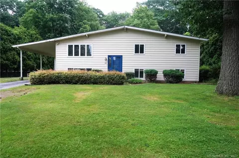 38 Carriage Hill Dr, East Lyme, CT 06357