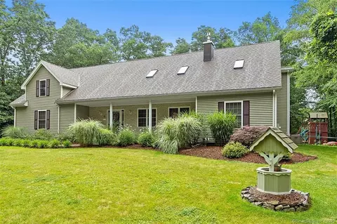 81 Pasay Rd, Thompson, CT 06255