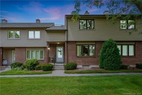 447 S Main St #80, Manchester, CT 06040