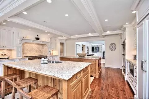68 Keelers Ridge Rd, Wilton, CT 06897