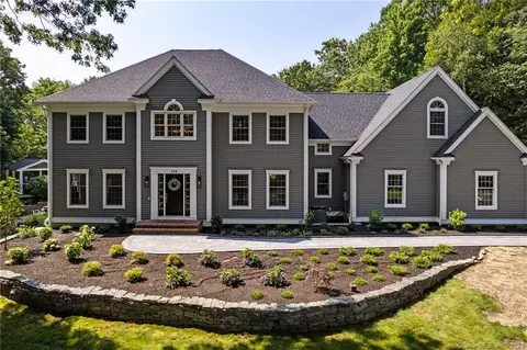 156 Blue Hills Trl, Glastonbury, CT 06033