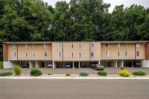 1646 Farmington Ave #4, Farmington, CT 06085