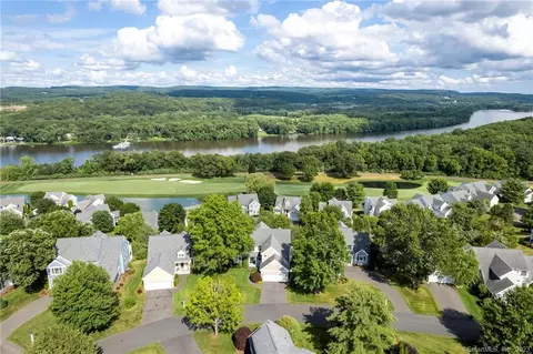 10 Upper Heatherwood #10, Cromwell, CT 06416