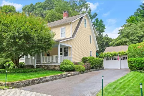 8 Raymond Pl, Westport, CT 06880