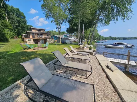 50 Myrtle Rd, Griswold, CT 06351