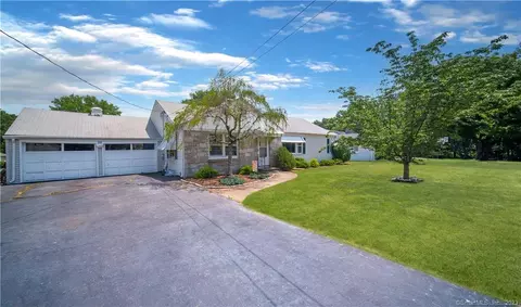 481 Gilbert Ave, Hamden, CT 06518