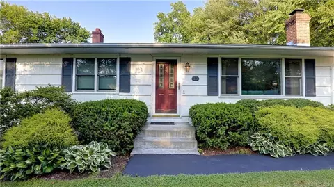 15 Katydid Ln, Milford, CT 06460